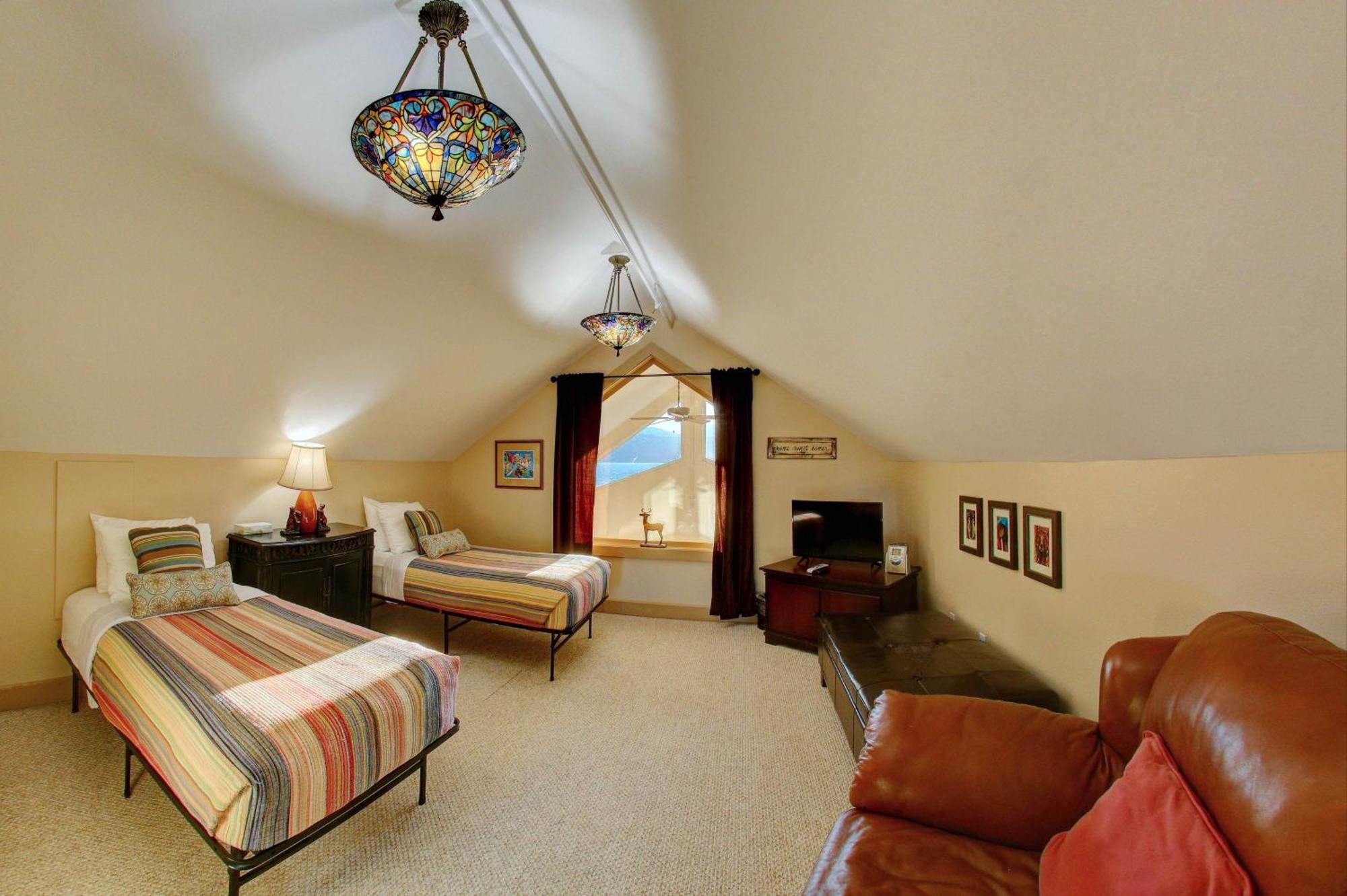 Land'S End Hotel Хоумър Екстериор снимка
